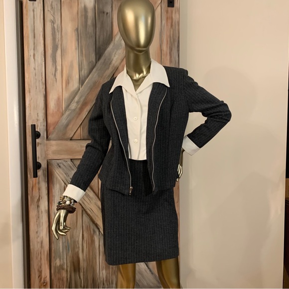 Skirt Suit Gray Pinstripe Mini Skirt Suit Set Size 5/6 - Picture 8 of 16